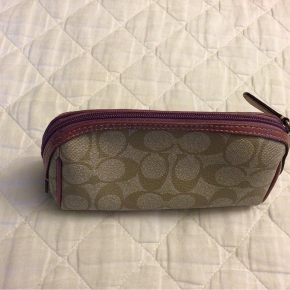 Women’s Coach makeup bag/ wallet - Picture 2 of 6